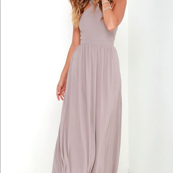 Formal dress - Picture 1 of 2